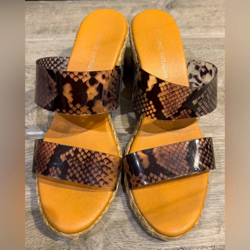 Adrienne Vitadini Size 7 1/2 Bandit wedge sandals